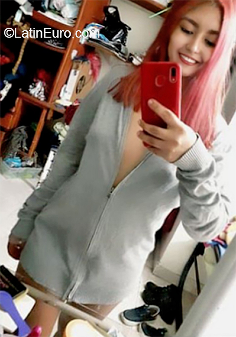 Date this stunning Colombia girl Johana from Ibaque CO26410