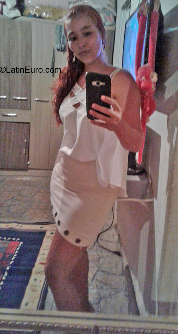 Date this funny Brazil girl Rayane from Rio de Janeiro BR10988