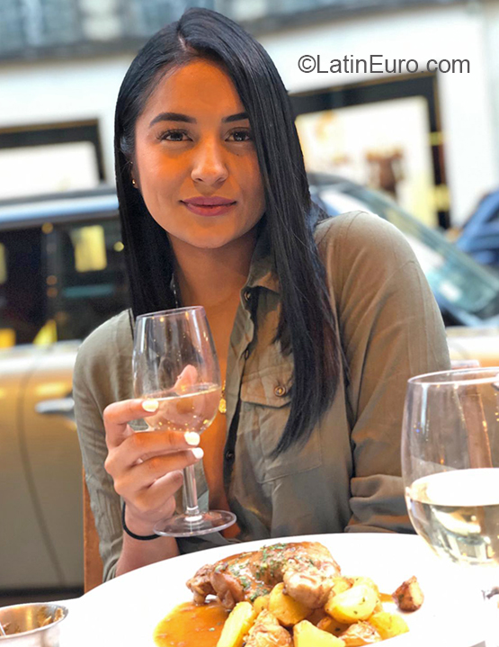 Date this fun Colombia girl Natalia from Medellin CO26452