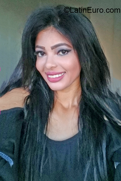 Date this attractive Brazil girl Amanda from Fortaleza BR10998