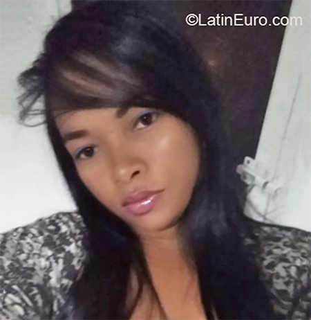 Date this stunning Colombia girl Yeliza from Cartagena CO26476