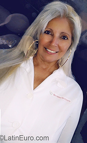 Date this lovely Cuba girl Onilsa from Las Tunas CU841