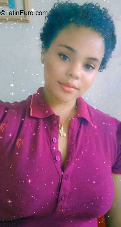 Date this foxy Dominican Republic girl Mariela from Santo Domingo DO36970