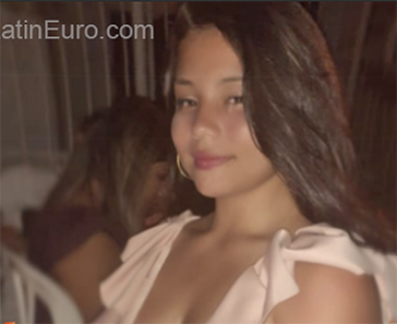 Date this hard body Colombia girl Angelica from Bogota CO26510