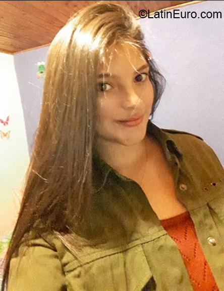 Date this charming Colombia girl Yessenia from Medellin CO26513
