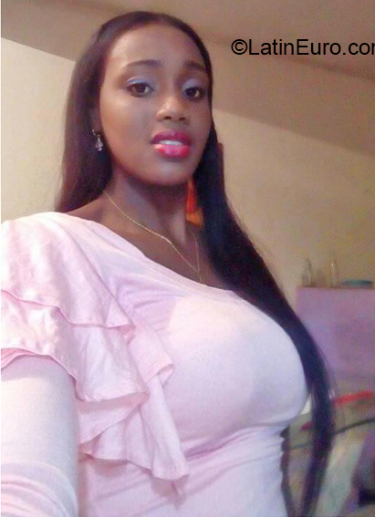 Date this voluptuous Colombia girl Flaka from Cali CO26528