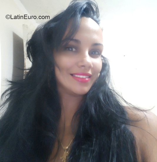 Date this beautiful Cuba girl Ludmila from Havana CU642