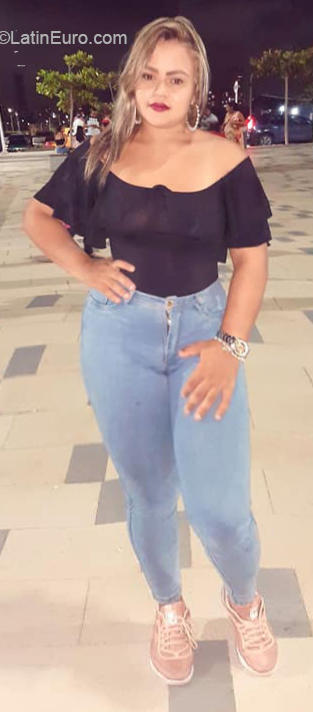 Date this nice looking Colombia girl Vane from Barranquilla CO26621