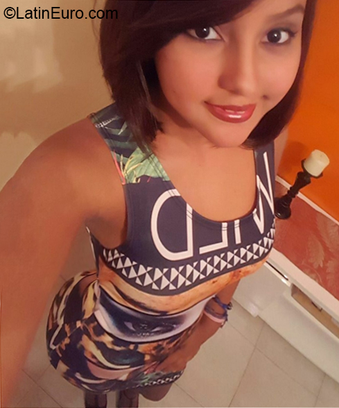 Date this lovely Dominican Republic girl Channy from Santo Domingo DO37252