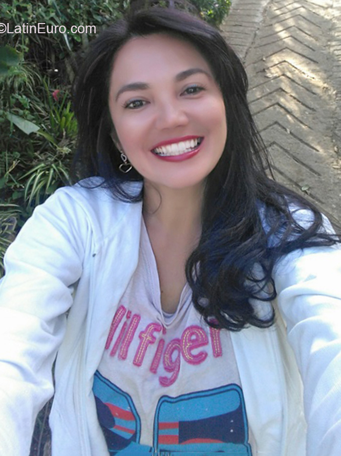 Date this exotic Colombia girl Diana Luz from Sahagun CO26741