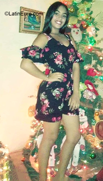 Date this passionate Venezuela girl Laura from Caracas VE2973