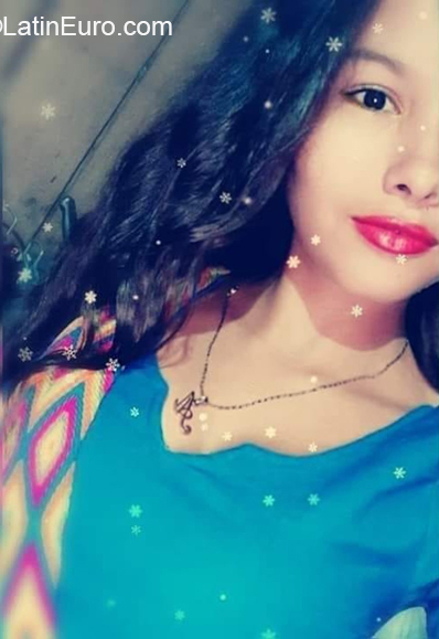 Date this sultry Colombia girl Ingrid from Florencia CO26776
