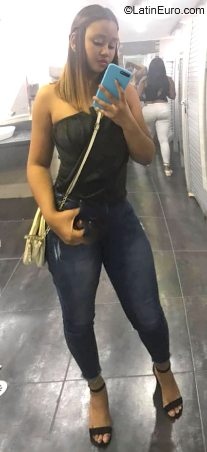 Date this exotic Dominican Republic girl Lizmar from Santiago DO37371