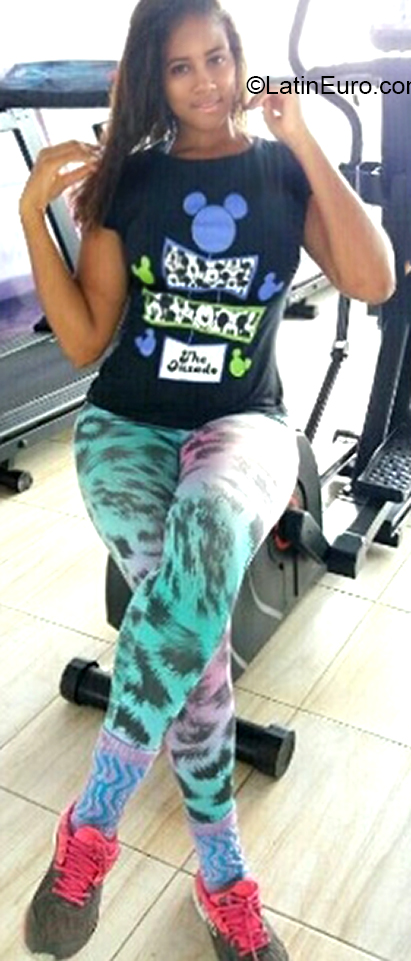 Date this happy Brazil girl Nataly from Salvador BR11043