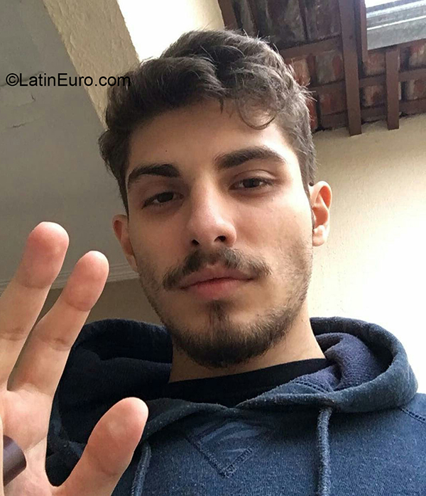 Date this stunning United States man Paul from Los Angles US20630
