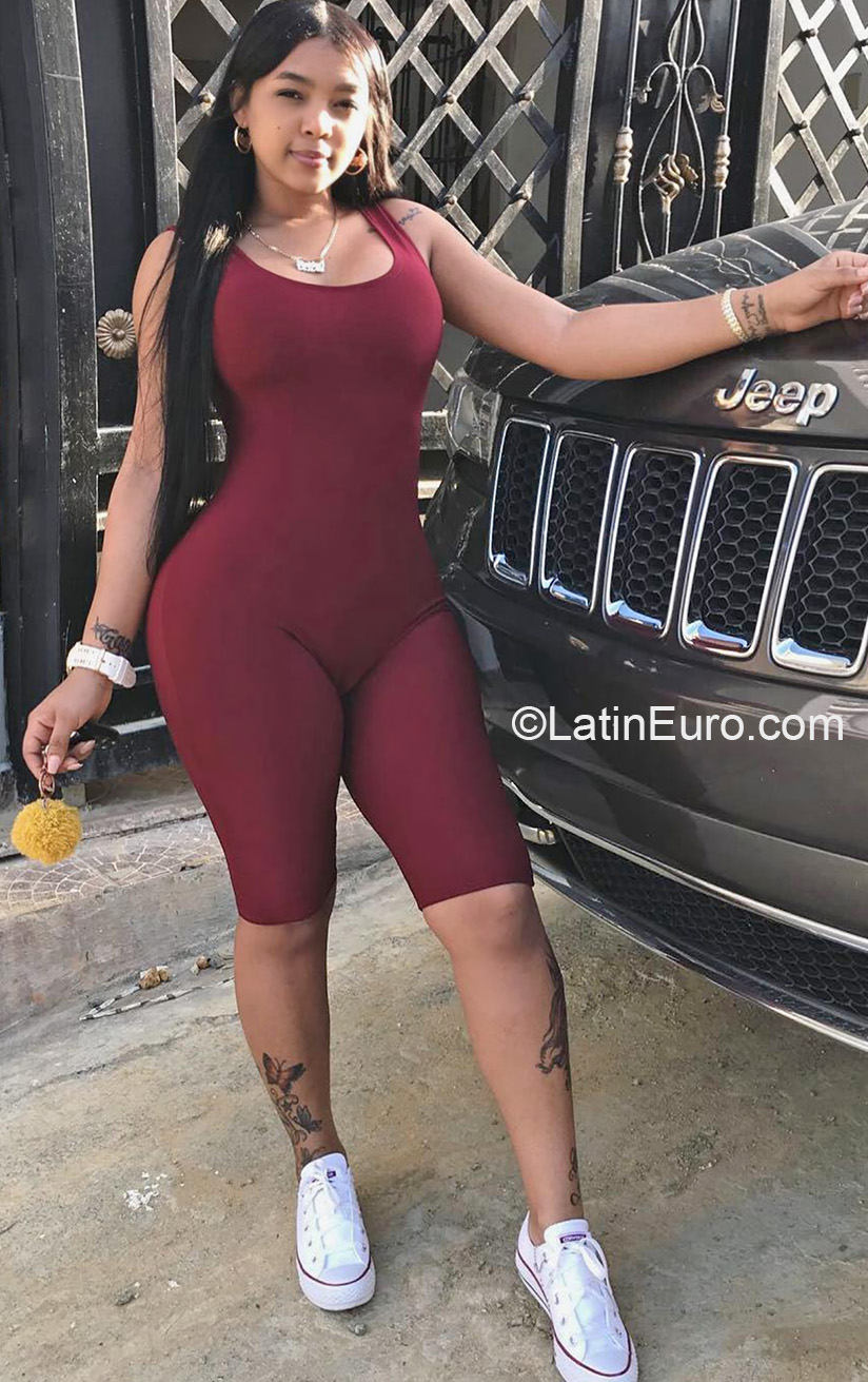 Date this sensual Dominican Republic girl Yokari - Radisy from Santo Domingo DO38105