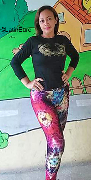 Date this hot Venezuela girl Safora from Tachira VE2995