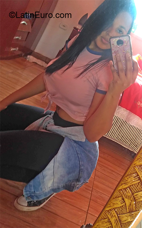 Date this sensual Brazil girl Samara from Sao Paulo BR11056