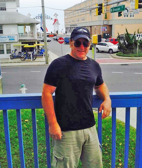 Date this delightful United States man Marsac from Tamarac US20649