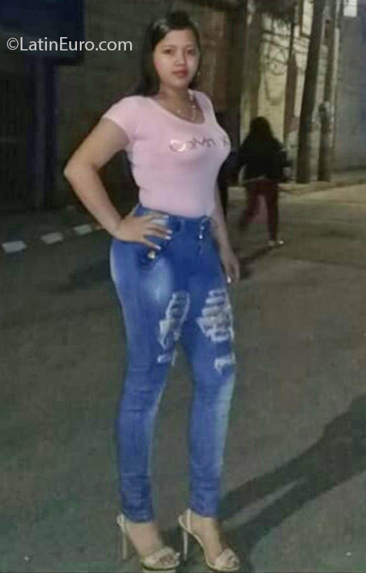 Date this stunning Colombia girl Lina from Barranquilla CO26902