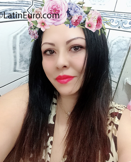 Date this stunning Brazil girl Shirley from Sao Paulo BR11069