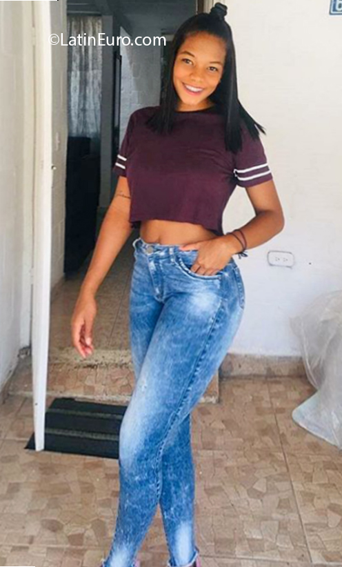 Date this funny Colombia girl Valeria from Cali CO26957