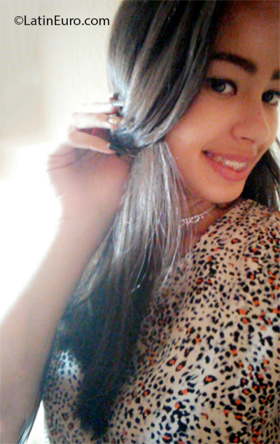 Date this voluptuous Venezuela girl Susana from El Tigre VE3052