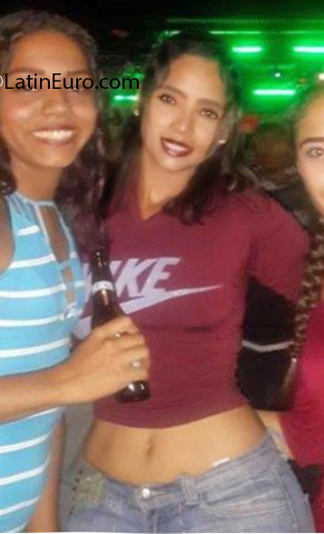 Date this hard body Venezuela girl Kelly from Caracas VE3053