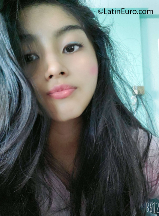 Date this nice looking Ecuador girl Julesy from Santo Domingo de los Tsachilas EC451
