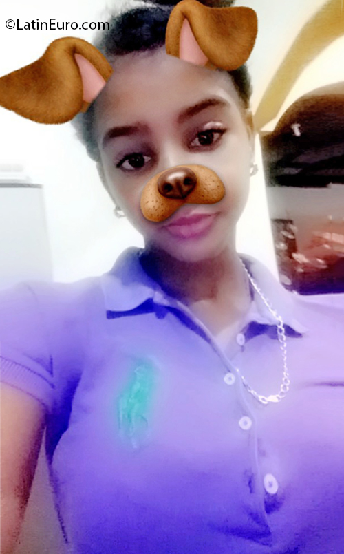 Date this fun Dominican Republic girl Luci from La Vega DO37754