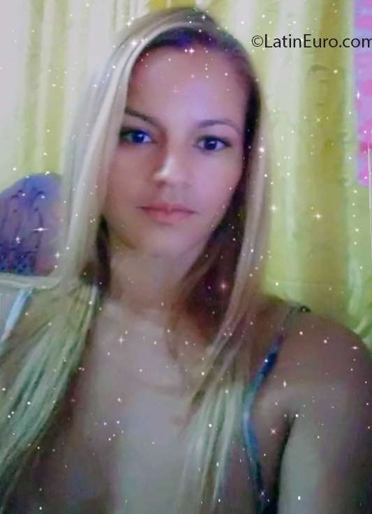 Date this gorgeous Venezuela girl Clenelly from Maracaibo VE3091