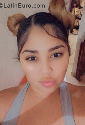 Date this stunning Dominican Republic girl Cielo from Santo Domingo DO37837
