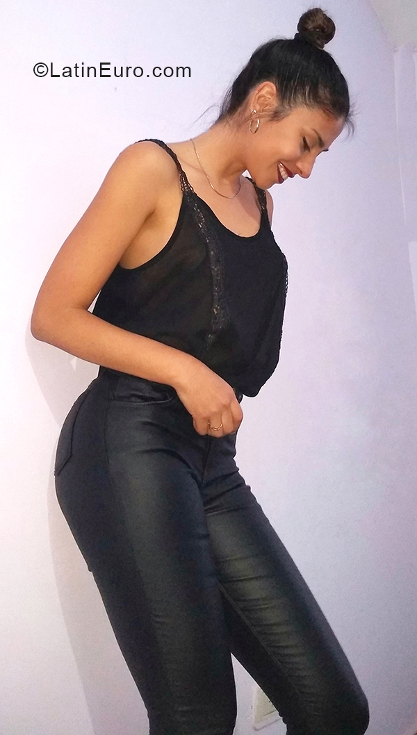 Date this fun Argentina girl Jane from San Luis AR399
