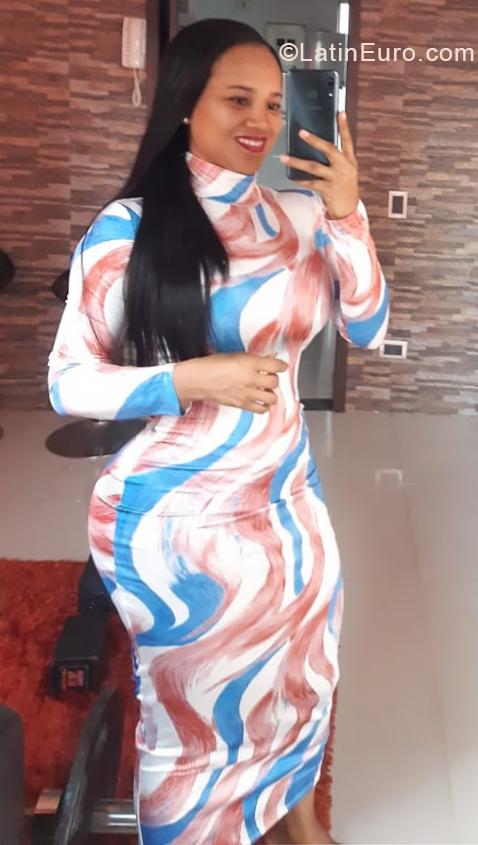 Date this hot Colombia girl Yicith from Cali CO27144