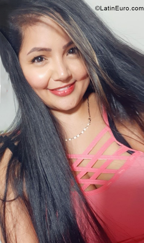 Date this attractive Colombia girl Karen from Bucaramanga CO27162