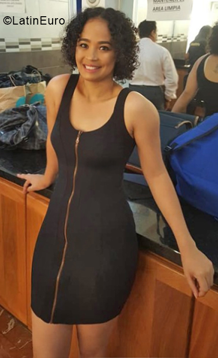 Date this attractive Dominican Republic girl Kati from Santiago DO37931
