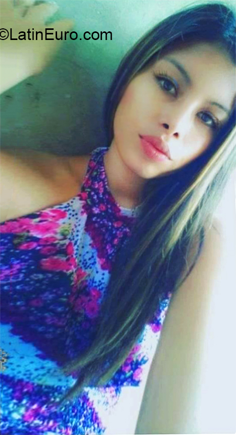 Date this funny Venezuela girl Angela from Puerto la Cruz VE3145