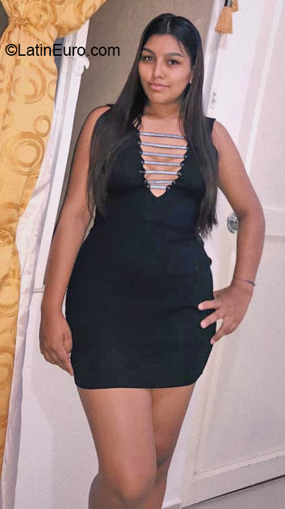 Date this lovely Colombia girl Jenny from Cali CO27214