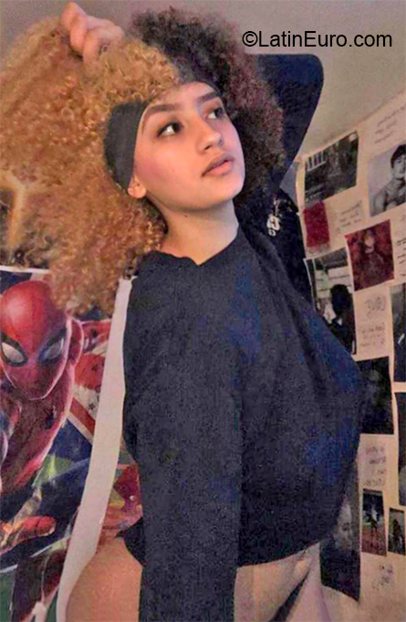 Date this tall Dominican Republic girl Sara from Santo Domingo DO38014