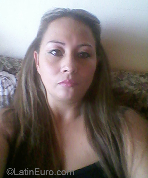 Date this sensual Colombia girl Monica from Sevilla CO27248