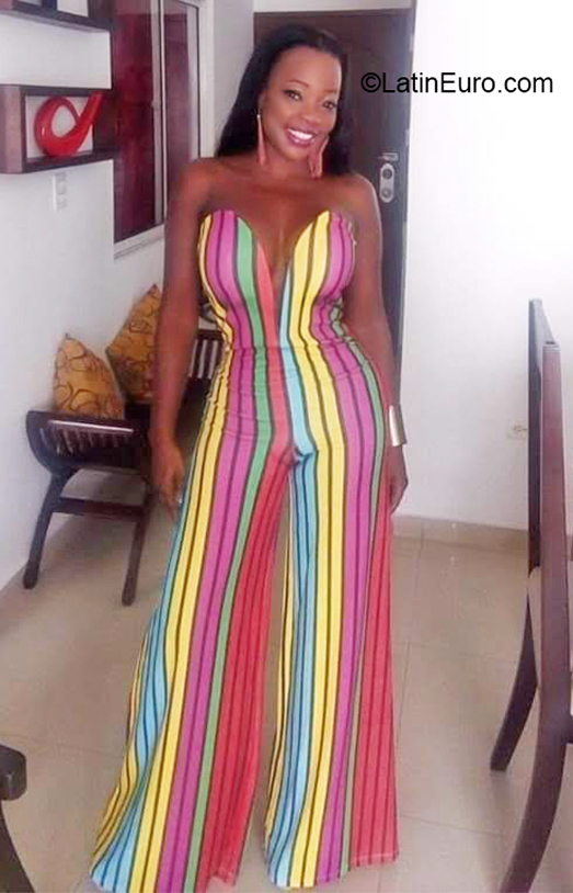 Date this foxy Colombia girl Stefania from Cali CO27262