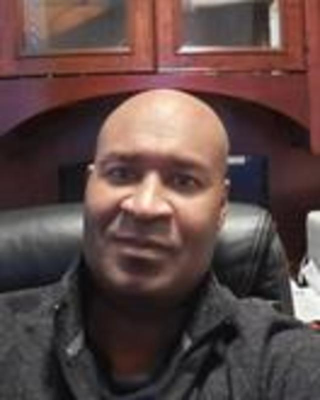 Date this foxy Canada man Anthony from London CA835
