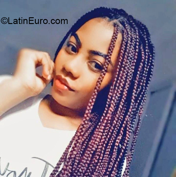 Date this foxy Colombia girl Darlin from Buenaventura CO27280