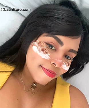 Date this exotic Colombia girl Tatiana from Cartagena CO27306