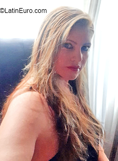 Date this tall Colombia girl Alega from Bogota CO27310