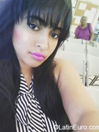 Date this sultry Dominican Republic girl Estefany from Santiago DO38093