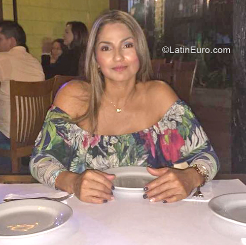 Date this funny Colombia girl Rocio from Cali CO27332