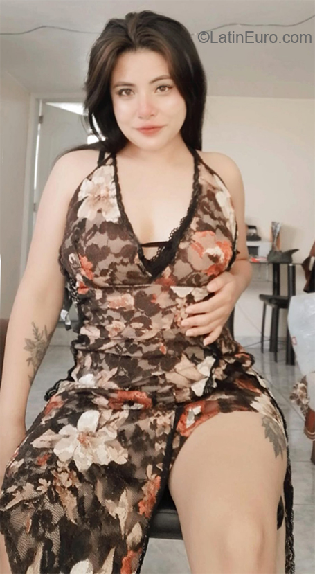 Date this hot Ecuador girl Mishel from Quito EC497