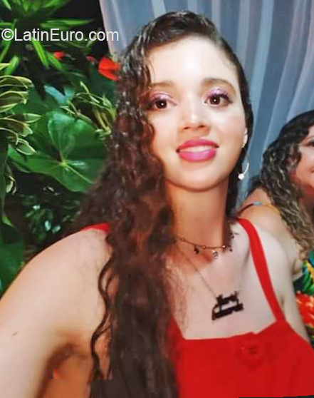 Date this attractive Brazil girl Maria from Teofilo-Otoni BR11135