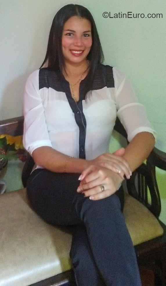 Date this hard body Venezuela girl Maryuri from Acarigua VE3204